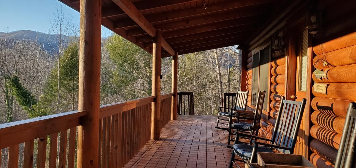 A cabin in Asheville in the Blue Ridge Mountains of North Carolina A cabin in Asheville in the Blue Ridge Mountains of North Carolina