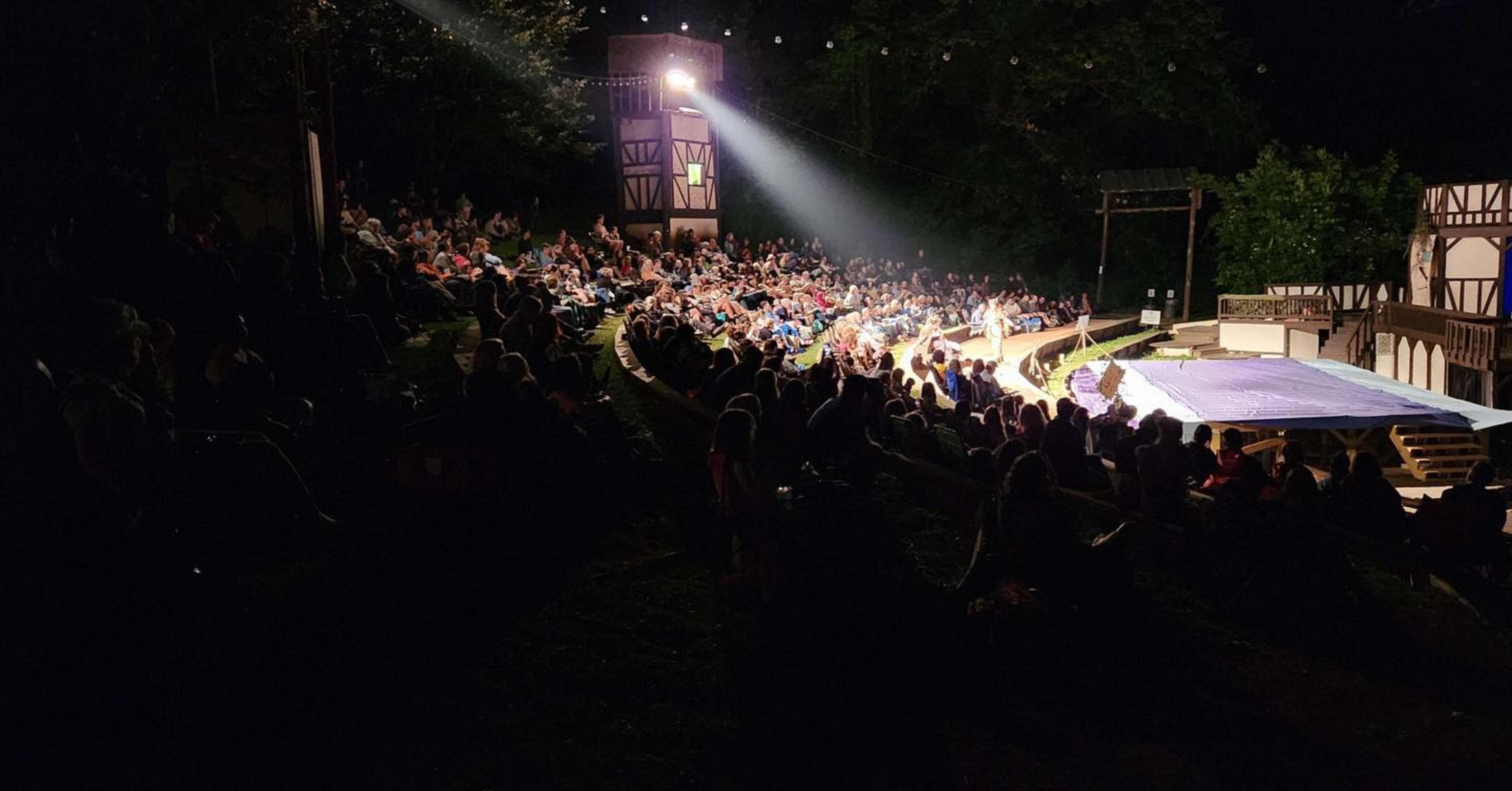 Spend a Memorable Summer Evening with the Montford Park Players Spend a Memorable Summer Evening with the Montford Park Players