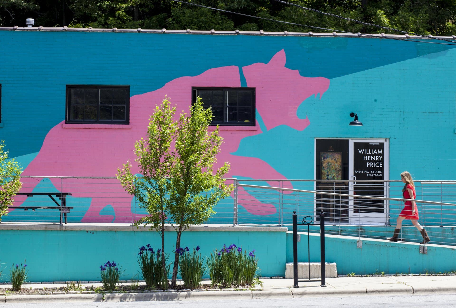Pink Dog Creative in the River Arts District / Photo: Art Meripol Pink Dog Creative in the River Arts District / Photo: Art Meripol
