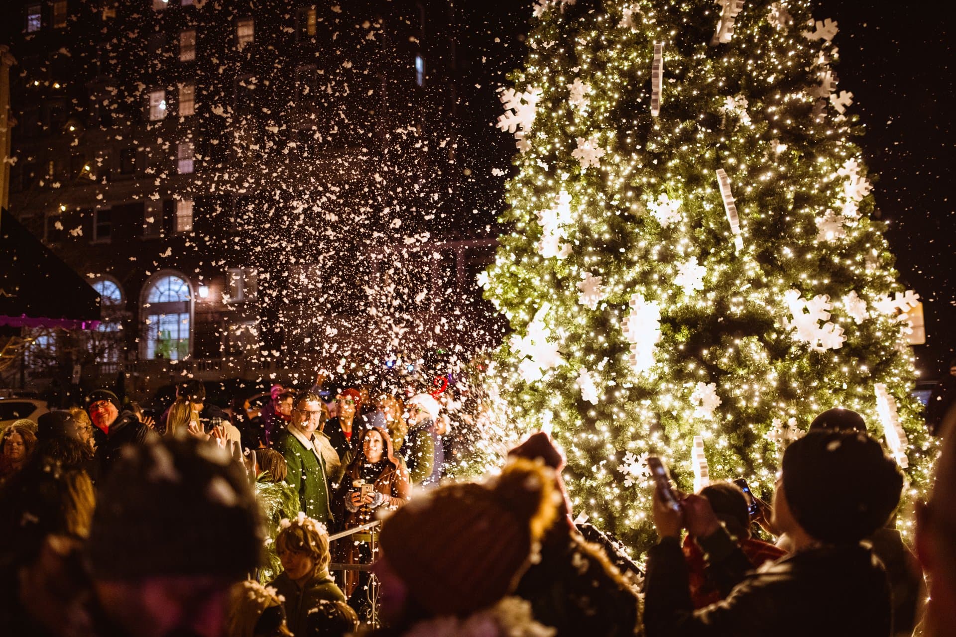 Grove Arcade Christmas Tree Lighting / Photo: Stephan Pruitt Grove Arcade Christmas Tree Lighting / Photo: Stephan Pruitt