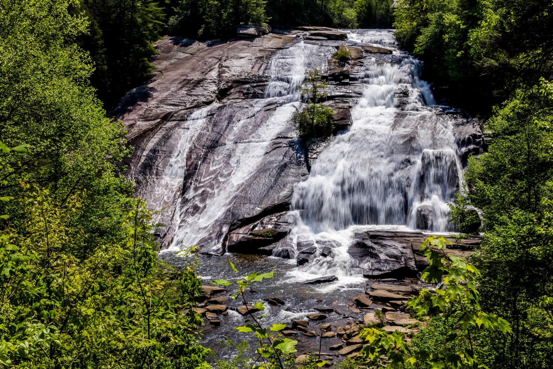 A Day Trip to DuPont High Falls in Dupont State Forest | Photo: Hugo Gutierrez