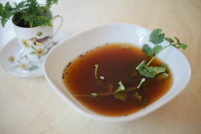 A nourishing staple of Chinese Medicine. This ancient, multi-cultural tradition of drinking bone broth provides us with the much needed minerals to build blood and bones, strengthens our immune system and strongly replenishes collagen. Ours is created by simmering the roasted bones of local grass fed cows together with vegetable and spices for a minimum of 24 hours! A nourishing staple of Chinese Medicine. This ancient, multi-cultural tradition of drinking bone broth provides us with the much needed minerals to build blood and bones, strengthens our immune system and strongly replenishes collagen. Ours is created by simmering the roasted bones of local grass fed cows together with vegetable and spices for a minimum of 24 hours!