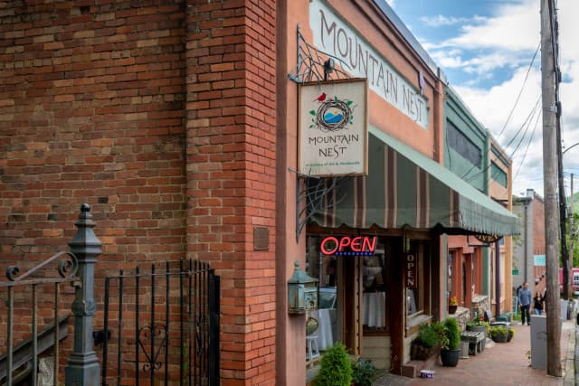 exploreasheville.com exploreasheville.com