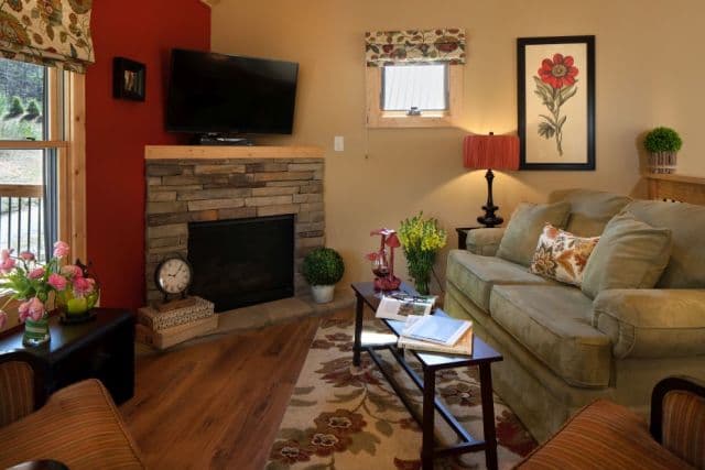 Inviting living room with very large deck to enjoy nature. Inviting living room with very large deck to enjoy nature.