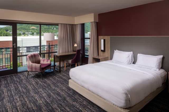 exploreasheville.com exploreasheville.com