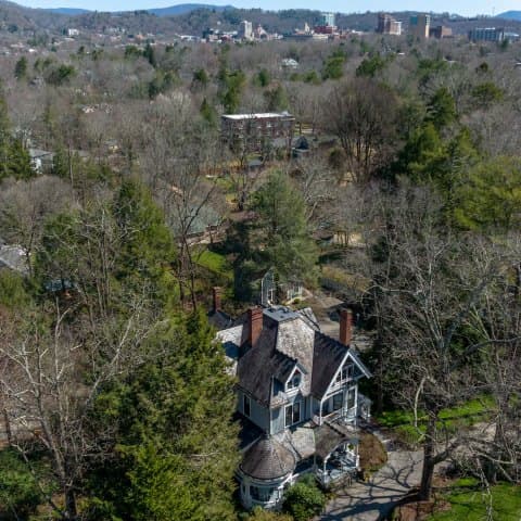 exploreasheville.com exploreasheville.com