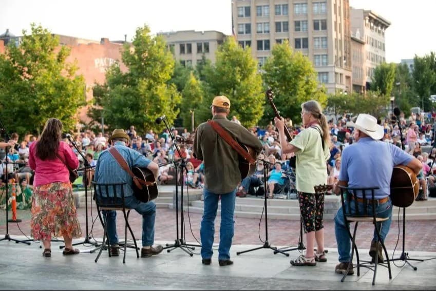 exploreasheville.com exploreasheville.com